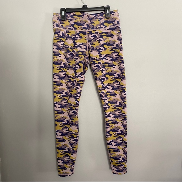 Lime Lite Camo Fabletics Mid Rise Leggings - Picture 1 of 6